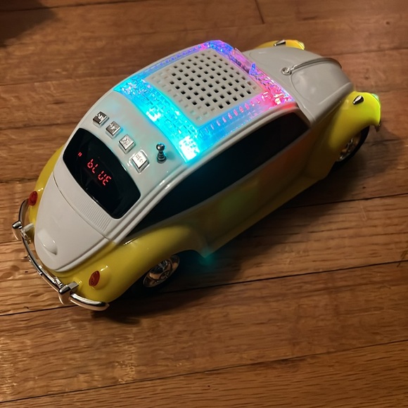 NIB - WIRELESS CAR BLUETOOTH SPEAKER - Picture 5 of 9